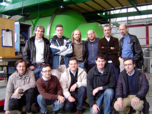 Picture ILIAS working group in
front of the cryogenic Explorer-Bar-Detector in Frascati, Italy.